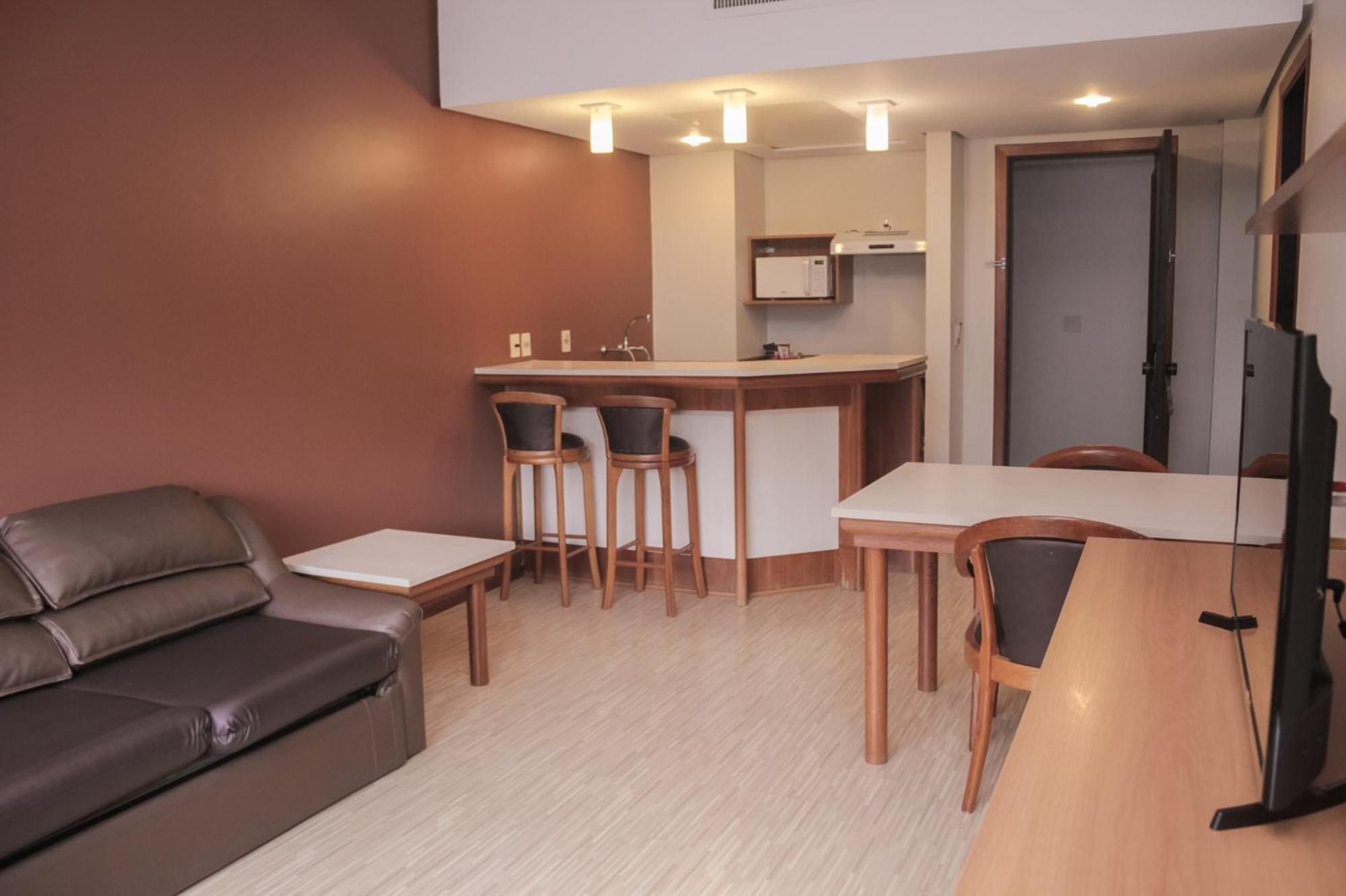 Standard Suite,1765212949:JPEG